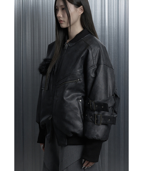 ETRE AU SOMMET(エトレオソメ)の「Leather Classic Side Belt Bomber Jacket (Black)(ブルゾン・レディース・その他・FREE)」の2枚目の写真