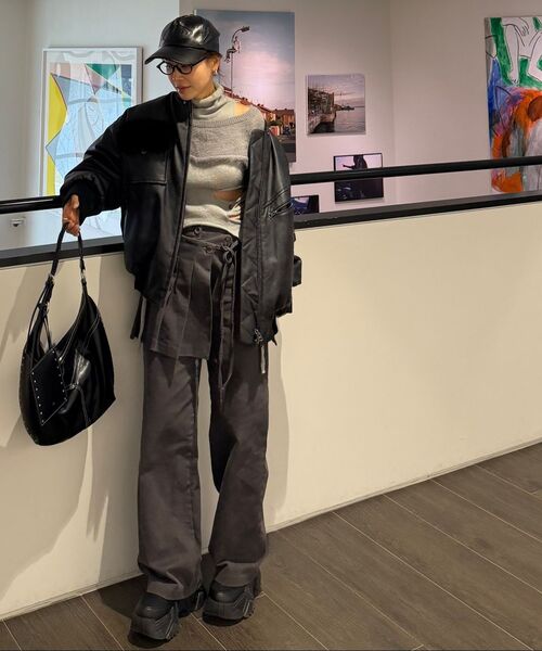 ETRE AU SOMMET(エトレオソメ)の「Leather Classic Side Belt Bomber Jacket (Black)(ブルゾン・レディース・その他・FREE)」の4枚目の写真