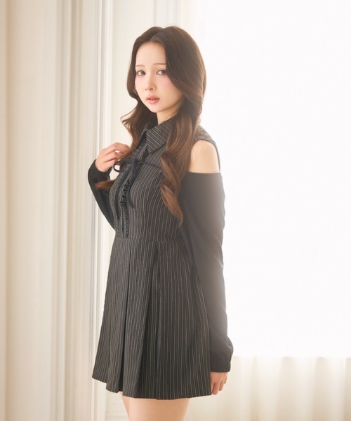 TITTY&CO.（ティティーアンドコー）の「ノースリーブラメストライプシャツワンピース（ワンピース・レディース・ブラック/グレー・MEDIUM/SMALL）」の11枚目の写真