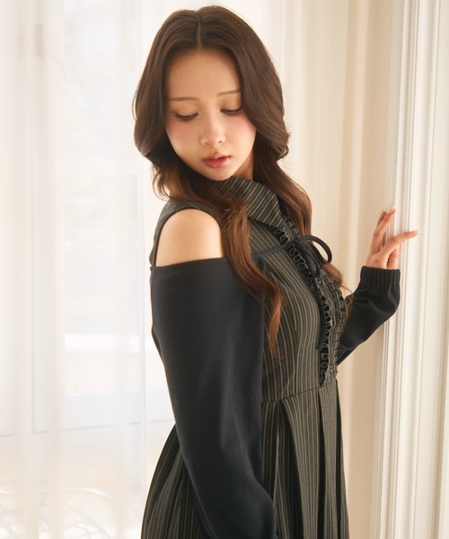 TITTY&CO.（ティティーアンドコー）の「ノースリーブラメストライプシャツワンピース（ワンピース・レディース・ブラック/グレー・MEDIUM/SMALL）」の15枚目の写真