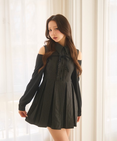 TITTY&CO.（ティティーアンドコー）の「ノースリーブラメストライプシャツワンピース（ワンピース・レディース・ブラック/グレー・MEDIUM/SMALL）」の6枚目の写真