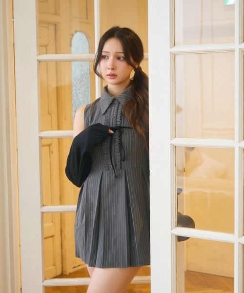 TITTY&CO.（ティティーアンドコー）の「ノースリーブラメストライプシャツワンピース（ワンピース・レディース・ブラック/グレー・MEDIUM/SMALL）」の22枚目の写真