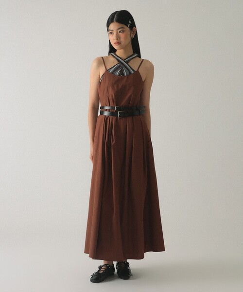 Ray BEAMS（レイビームス）の「タック フレアー キャミソール ワンピース（ワンピース・レディース・ブラック/ブラウン・0/1）」の2枚目の写真