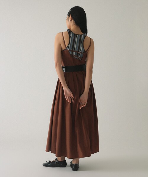 Ray BEAMS（レイビームス）の「タック フレアー キャミソール ワンピース（ワンピース・レディース・ブラック/ブラウン・0/1）」の6枚目の写真