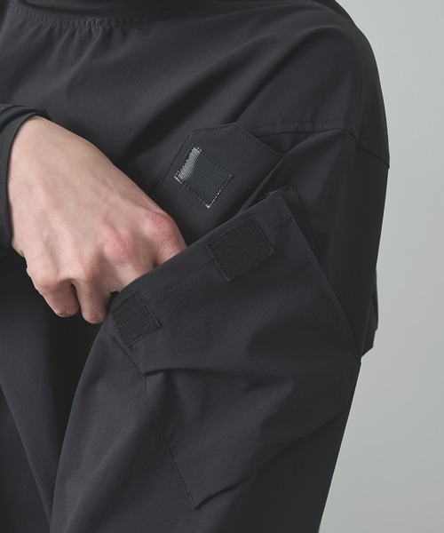 POLIQUANT（ポリクアント）の「【POLIQUANT/ポリクアント】WILDTHINGS | POLIQUANT THE PROTECTED COMMON UNIFORM L/S PULL（その他トップス・メンズ・ブラック/グレー・1/2）」の7枚目の写真