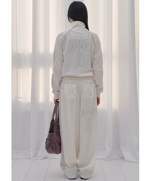 FANCY CLUB(ファンシークラブ)の「A'GEM/9 × .kom 『FANCY CLUB/ファンシークラブ』 FROSS GLOSSY TRACK PANTS/フロスグロッシートラックパンツ(その他パンツ・レディース・アイボリー/カーキ/ライトブルー・FREE)」の15枚目の写真