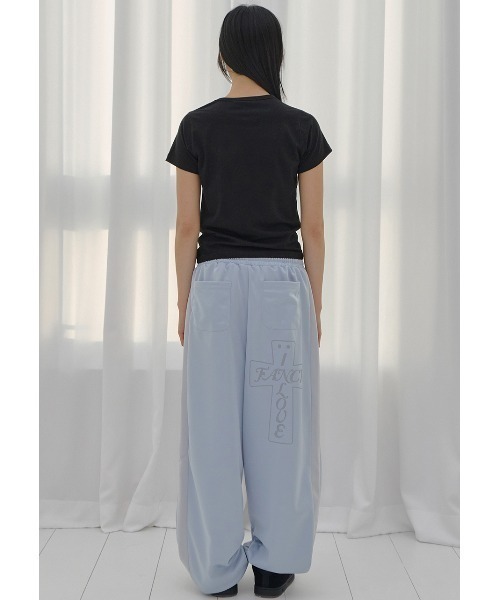 FANCY CLUB(ファンシークラブ)の「A'GEM/9 × .kom 『FANCY CLUB/ファンシークラブ』 FROSS GLOSSY TRACK PANTS/フロスグロッシートラックパンツ(その他パンツ・レディース・アイボリー/カーキ/ライトブルー・FREE)」の21枚目の写真