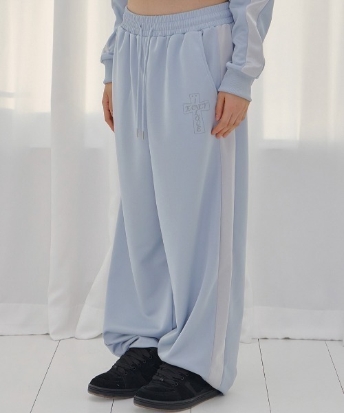 FANCY CLUB(ファンシークラブ)の「A'GEM/9 × .kom 『FANCY CLUB/ファンシークラブ』 FROSS GLOSSY TRACK PANTS/フロスグロッシートラックパンツ(その他パンツ・レディース・アイボリー/カーキ/ライトブルー・FREE)」の16枚目の写真