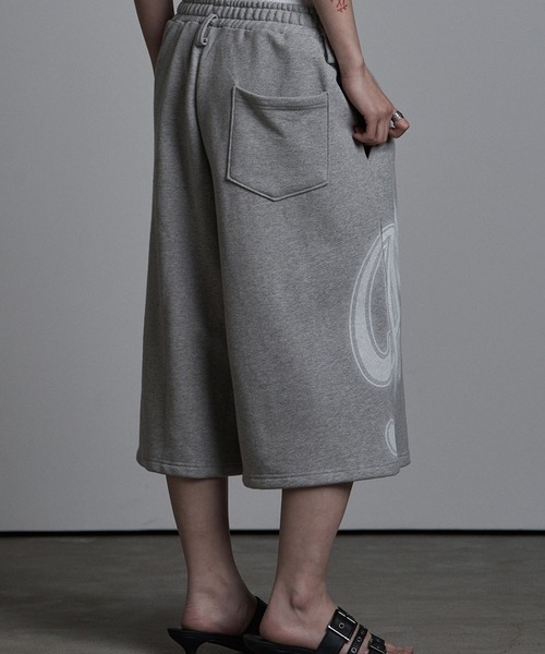 Ada.(エイダ)の「◇ASYOUARE◇サギング フレア バミューダ パンツ SAGGING FLARE BERMUDA PANTS(その他パンツ・レディース・グレー/ブラック・FREE)」の13枚目の写真