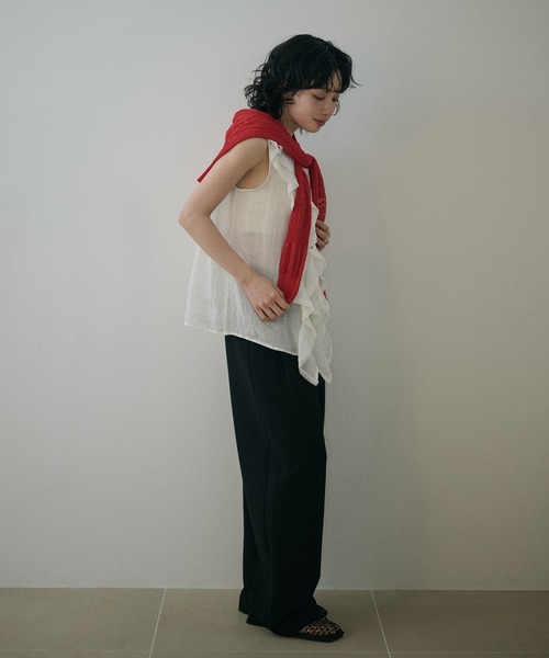 LAULEN（ローレン）の「v neck ruffle frill sleeveless blouse /Vネックラッフルフリルノースリーブブラウス（シャツ/ブラウス・レディース・アイボリー/ブラック・FREE）」の18枚目の写真