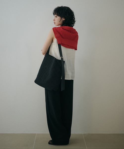 LAULEN（ローレン）の「v neck ruffle frill sleeveless blouse /Vネックラッフルフリルノースリーブブラウス（シャツ/ブラウス・レディース・アイボリー/ブラック・FREE）」の20枚目の写真