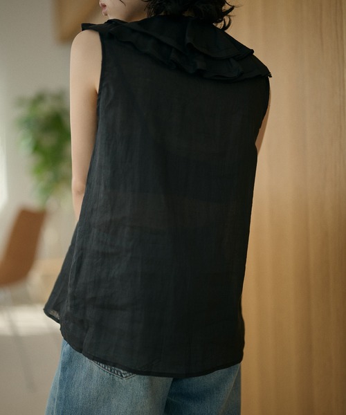 LAULEN（ローレン）の「v neck ruffle frill sleeveless blouse /Vネックラッフルフリルノースリーブブラウス（シャツ/ブラウス・レディース・アイボリー/ブラック・FREE）」の7枚目の写真