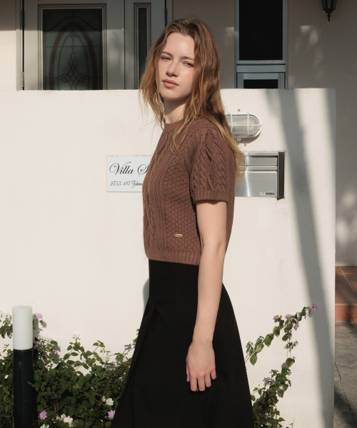 DEHEVE（デヘヴェ）の「Half Sleeve Cable Knit [Brown]（ニット/セーター・レディース・ブラウン・FREE）」の2枚目の写真