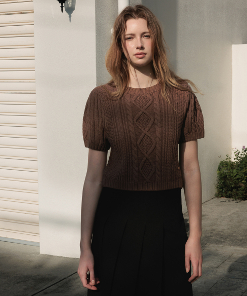 DEHEVE（デヘヴェ）の「Half Sleeve Cable Knit [Brown]（ニット/セーター・レディース・ブラウン・FREE）」の3枚目の写真