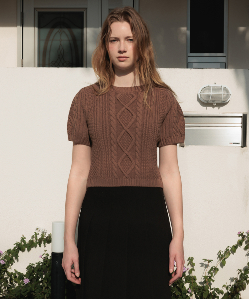 DEHEVE（デヘヴェ）の「Half Sleeve Cable Knit [Brown]（ニット/セーター・レディース・ブラウン・FREE）」の4枚目の写真
