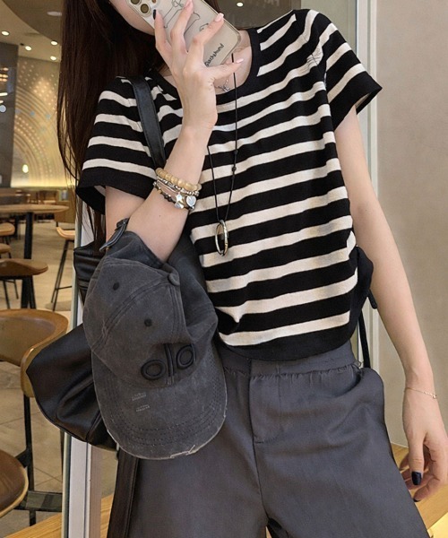 SallyLunn(サリーラン)の「サイドドロスト コンパクト ボーダーTシャツ(Tシャツ/カットソー・レディース・イエロー/ホワイト/ブラック・FREE)」の12枚目の写真