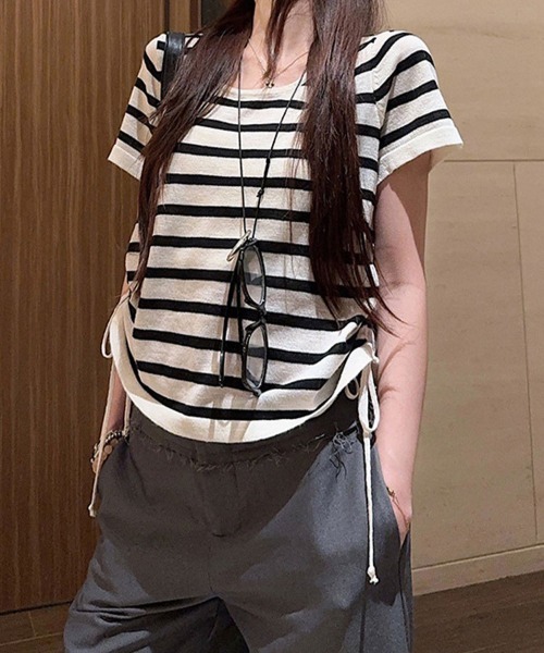 SallyLunn(サリーラン)の「サイドドロスト コンパクト ボーダーTシャツ(Tシャツ/カットソー・レディース・イエロー/ホワイト/ブラック・FREE)」の4枚目の写真