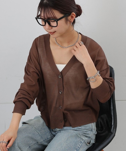 COLONY 2139（コロニートゥーワンスリーナイン）の「シアーVネックカーディガン（カーディガン/ボレロ・レディース・ピンク/ブラウン/ライトグレー/ブラック/アイボリー/ミント・FREE）」の4枚目の写真