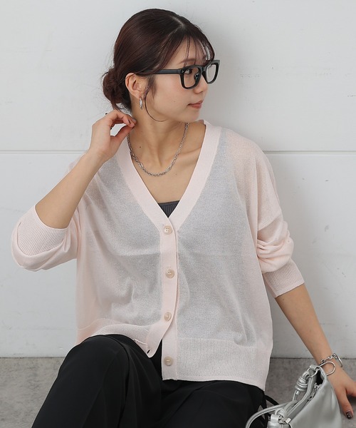 COLONY 2139（コロニートゥーワンスリーナイン）の「シアーVネックカーディガン（カーディガン/ボレロ・レディース・ピンク/ブラウン/ライトグレー/ブラック/アイボリー/ミント・FREE）」の6枚目の写真