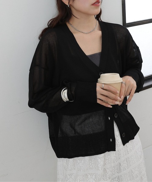 COLONY 2139（コロニートゥーワンスリーナイン）の「シアーVネックカーディガン（カーディガン/ボレロ・レディース・ピンク/ブラウン/ライトグレー/ブラック/アイボリー/ミント・FREE）」の3枚目の写真