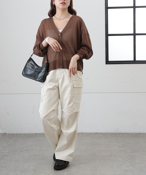 COLONY 2139（コロニートゥーワンスリーナイン）の「シアーVネックカーディガン（カーディガン/ボレロ・レディース・ピンク/ブラウン/ライトグレー/ブラック/アイボリー/ミント・FREE）」の16枚目の写真