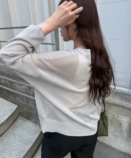 COLONY 2139（コロニートゥーワンスリーナイン）の「シアーVネックカーディガン（カーディガン/ボレロ・レディース・ピンク/ブラウン/ライトグレー/ブラック/アイボリー/ミント・FREE）」の9枚目の写真