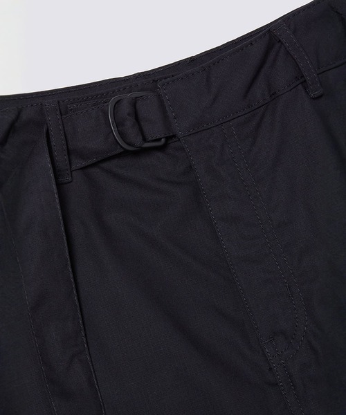 VANS(バンズ)の「ウィメンズ COBRA カーゴスカート / Cobra Cargo Skirt Black VN000M9KBLK1(スカート・レディース・ブラック・26inch/27inch/28inch)」の3枚目の写真
