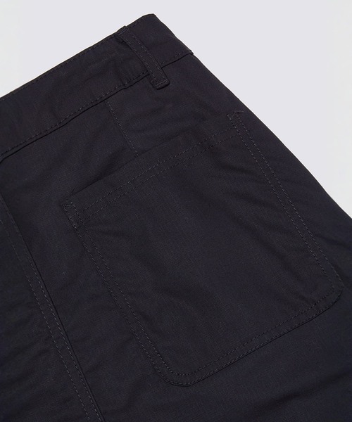 VANS(バンズ)の「ウィメンズ COBRA カーゴスカート / Cobra Cargo Skirt Black VN000M9KBLK1(スカート・レディース・ブラック・26inch/27inch/28inch)」の5枚目の写真
