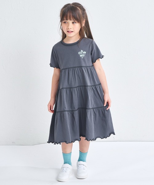 pairmanon(ペアマノン)の「【綿100%】ガールズ 配色ステッチ ティアード切り替えワンピース(ワンピース・キッズ・レッド/オートミール/チャコールグレー・100/110/120/130/140/150/90)」の6枚目の写真
