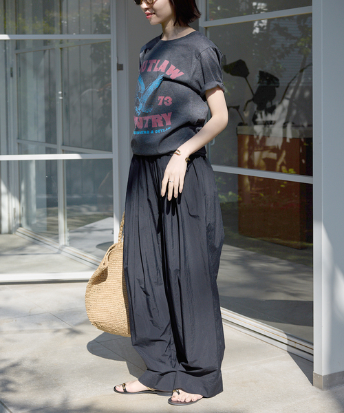 SLOBE IENA（スローブイエナ）の「《WEB限定/追加》撥水タフタタックギャザーイージーパンツ（その他パンツ・レディース・ブラック/アイボリー/サックスブルー・36/38）」の6枚目の写真