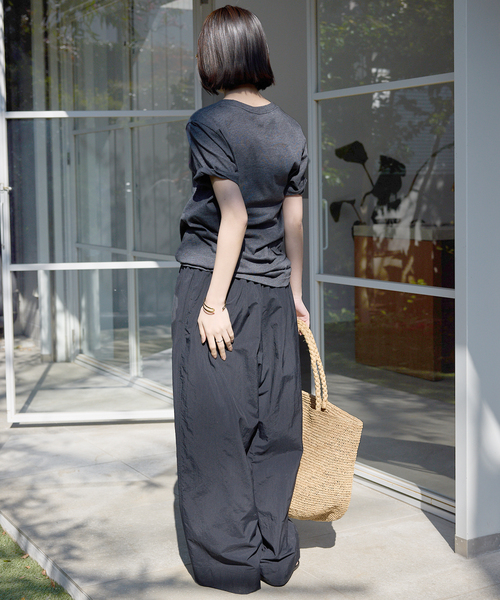 SLOBE IENA（スローブイエナ）の「《WEB限定/追加》撥水タフタタックギャザーイージーパンツ（その他パンツ・レディース・ブラック/アイボリー/サックスブルー・36/38）」の7枚目の写真