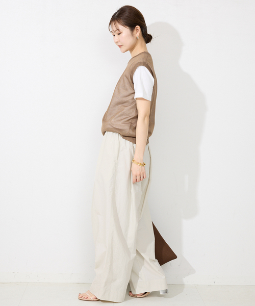 SLOBE IENA（スローブイエナ）の「《WEB限定/追加》撥水タフタタックギャザーイージーパンツ（その他パンツ・レディース・ブラック/アイボリー/サックスブルー・36/38）」の13枚目の写真