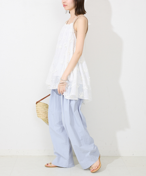 SLOBE IENA（スローブイエナ）の「《WEB限定/追加》撥水タフタタックギャザーイージーパンツ（その他パンツ・レディース・ブラック/アイボリー/サックスブルー・36/38）」の22枚目の写真