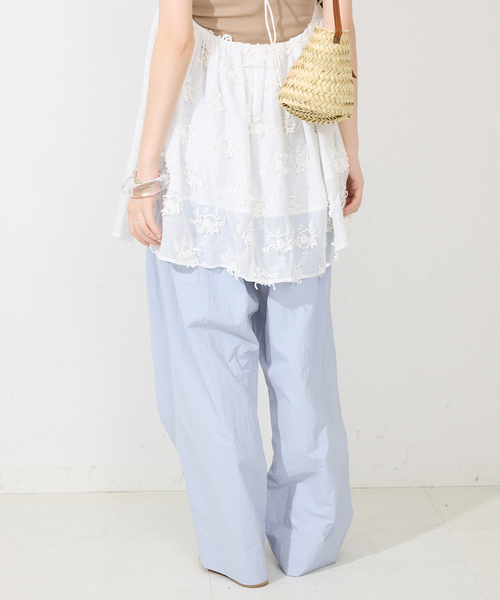SLOBE IENA(スローブイエナ)の「《WEB限定/追加》撥水タフタタックギャザーイージーパンツ(その他パンツ・レディース・ブラック/アイボリー/サックスブルー・36/38)」の22枚目の写真