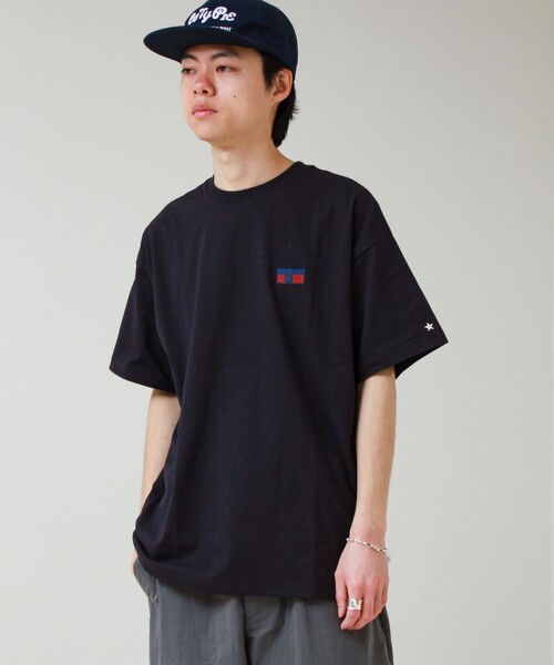CONVERSE(コンバース)の「【CONVERSE】プレートロゴ 半袖Tシャツ(Tシャツ/カットソー・メンズ・アイボリー/ネイビー/ホワイト/ブラック・L/M)」の8枚目の写真