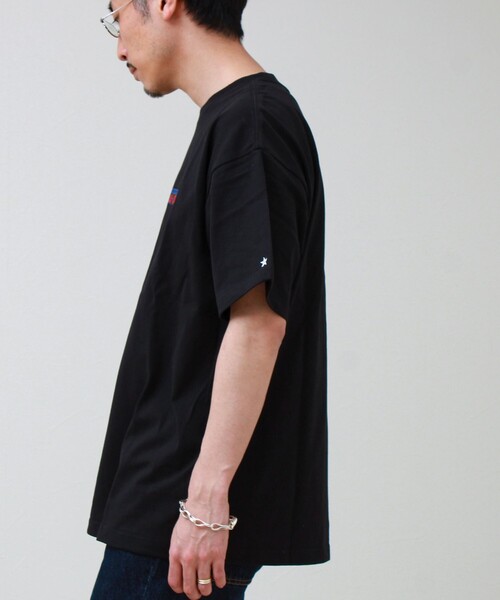 CONVERSE(コンバース)の「【CONVERSE】プレートロゴ 半袖Tシャツ(Tシャツ/カットソー・メンズ・アイボリー/ネイビー/ホワイト/ブラック・L/M)」の10枚目の写真