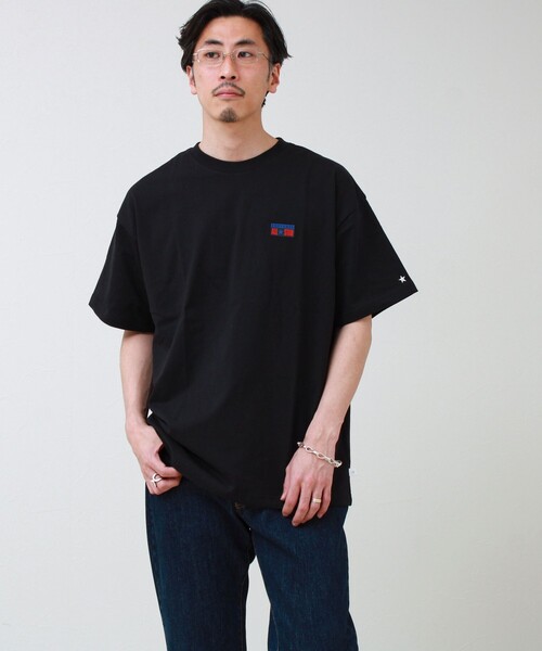 CONVERSE(コンバース)の「【CONVERSE】プレートロゴ 半袖Tシャツ(Tシャツ/カットソー・メンズ・アイボリー/ネイビー/ホワイト/ブラック・L/M)」の5枚目の写真