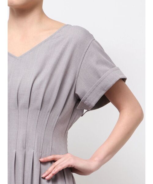 ELENDEEK（エレンディーク）の「ウエストタックワンピース（ワンピース・レディース・ベージュ/インディゴブルー・02/01）」の6枚目の写真