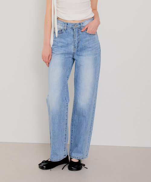 BUTTON UP(ボタンアップ)の「ベーシックウォッシュドストレートデニム(デニムパンツ・レディース・その他・SMALL/MEDIUM/LARGE)」の1枚目の写真
