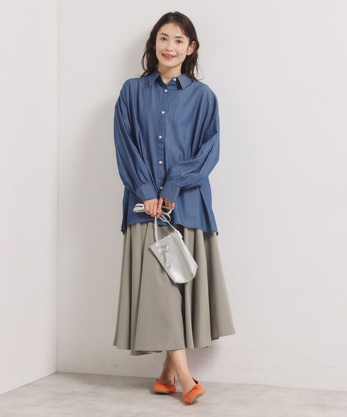 ITS'DEMO(イッツデモ)の「シアーデニムシャツ(シャツ/ブラウス・レディース・ネイビー/サックスブルー/ブルー・00)」の13枚目の写真