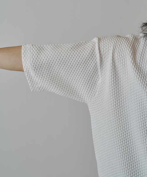 Lui's(ルイス)の「ワッフルショートスリーブTシャツ(ニット/セーター・メンズ・ブルー/ブラック/ホワイト・S/M)」の5枚目の写真