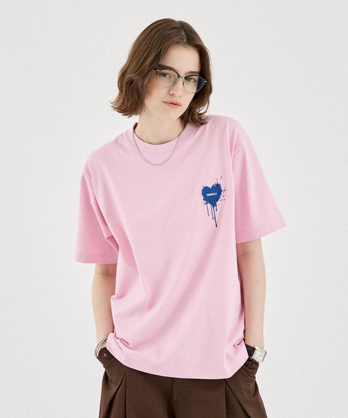 ONCILY（オンシェリー）の「FUNCTION HEART LOGO T-SHIRT / ファンクションハートロゴTシャツ（Tシャツ/カットソー・メンズ・ホワイト/ホワイト系その他/ブラック/ブラック系その他/ホワイト系その他2/ホワイト系その他3/ブラック系その他2/ブラック系その他3/ブラック系その他4/ブルー/イエロー/ピンク/ネイビー・SMALL/MEDIUM/LARGE）」の13枚目の写真