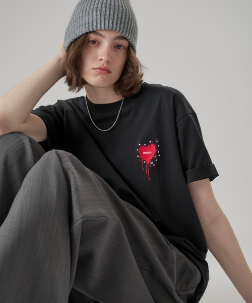 ONCILY（オンシェリー）の「FUNCTION HEART LOGO T-SHIRT / ファンクションハートロゴTシャツ（Tシャツ/カットソー・メンズ・ホワイト/ホワイト系その他/ブラック/ブラック系その他/ホワイト系その他2/ホワイト系その他3/ブラック系その他2/ブラック系その他3/ブラック系その他4/ブルー/イエロー/ピンク/ネイビー・SMALL/MEDIUM/LARGE）」の6枚目の写真