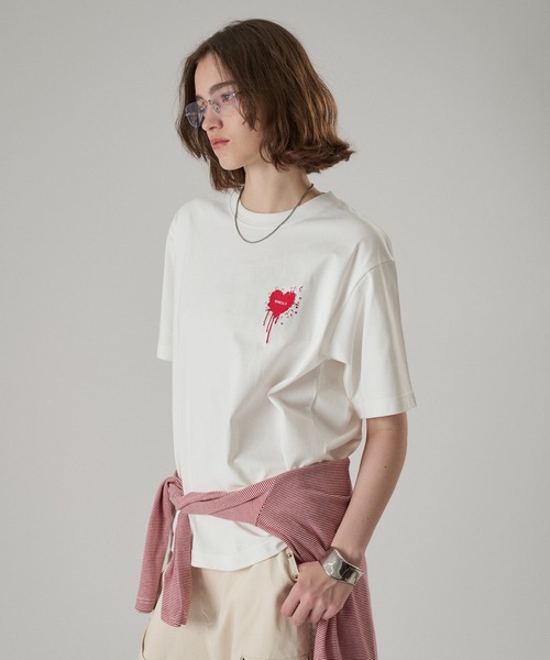 ONCILY（オンシェリー）の「FUNCTION HEART LOGO T-SHIRT / ファンクションハートロゴTシャツ（Tシャツ/カットソー・メンズ・ホワイト/ホワイト系その他/ブラック/ブラック系その他/ホワイト系その他2/ホワイト系その他3/ブラック系その他2/ブラック系その他3/ブラック系その他4/ブルー/イエロー/ピンク/ネイビー・SMALL/MEDIUM/LARGE）」の19枚目の写真