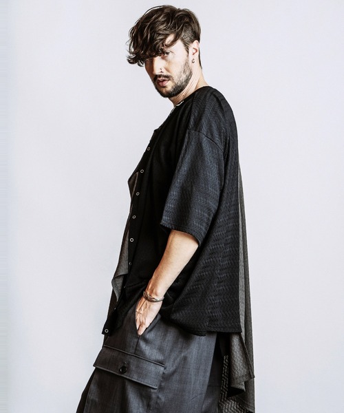 NO ID.(ノーアイディ)の「【NO ID.】Asymmetry Poncho Cardigan / アシンメトリー ポンチョ カーディガン(ポンチョ・メンズ・グレー/その他23/ブラック・ONE SIZE)」の11枚目の写真