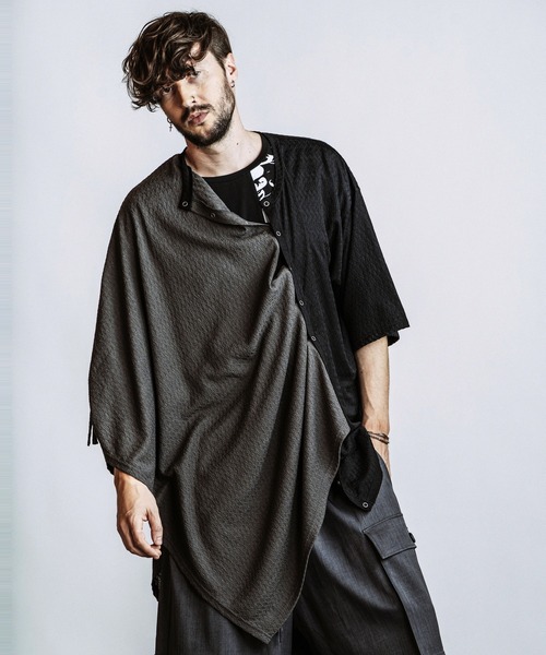 NO ID.(ノーアイディ)の「【NO ID.】Asymmetry Poncho Cardigan / アシンメトリー ポンチョ カーディガン(ポンチョ・メンズ・グレー/その他23/ブラック・ONE SIZE)」の13枚目の写真
