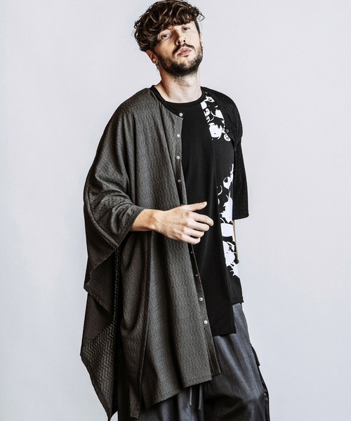 NO ID.(ノーアイディ)の「【NO ID.】Asymmetry Poncho Cardigan / アシンメトリー ポンチョ カーディガン(ポンチョ・メンズ・グレー/その他23/ブラック・ONE SIZE)」の19枚目の写真