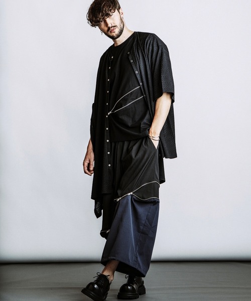NO ID.(ノーアイディ)の「【NO ID.】Asymmetry Poncho Cardigan / アシンメトリー ポンチョ カーディガン(ポンチョ・メンズ・グレー/その他23/ブラック・ONE SIZE)」の6枚目の写真
