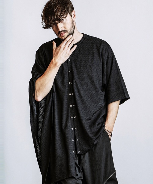 NO ID.(ノーアイディ)の「【NO ID.】Asymmetry Poncho Cardigan / アシンメトリー ポンチョ カーディガン(ポンチョ・メンズ・グレー/その他23/ブラック・ONE SIZE)」の4枚目の写真