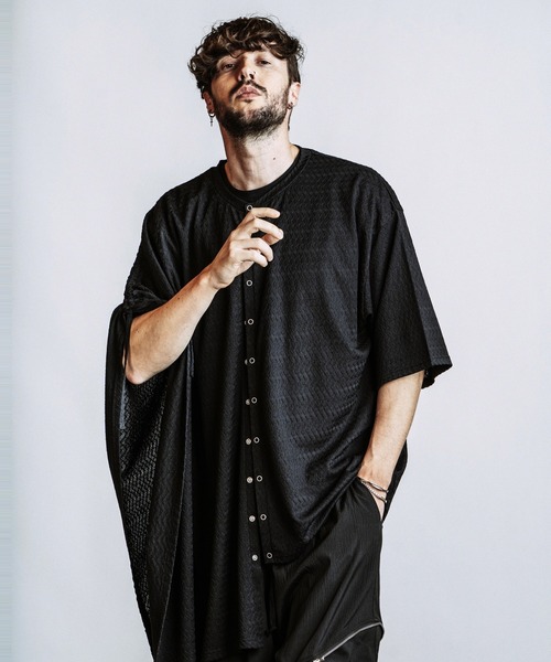 NO ID.(ノーアイディ)の「【NO ID.】Asymmetry Poncho Cardigan / アシンメトリー ポンチョ カーディガン(ポンチョ・メンズ・グレー/その他23/ブラック・ONE SIZE)」の5枚目の写真